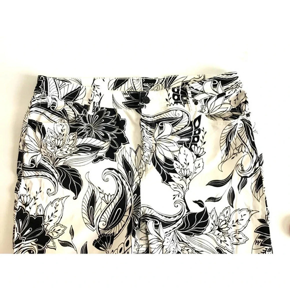 The Platinum Crop By Chico's Womens 12.5 (14/L) Black/White Palm Spring Floral - Picture 11 of 13